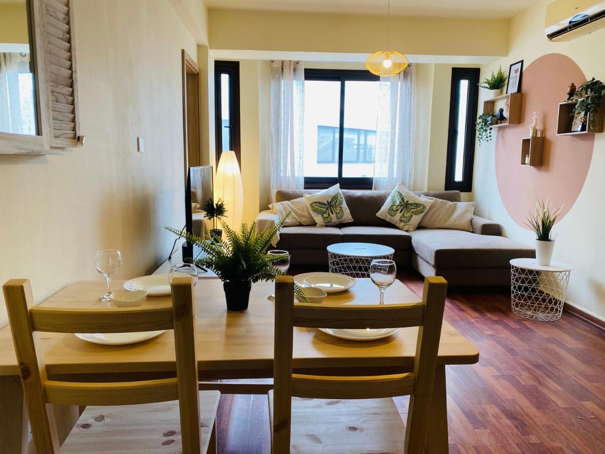 Celine'S 2 Bedrooms Apartment In Larnaca Center Esterno foto