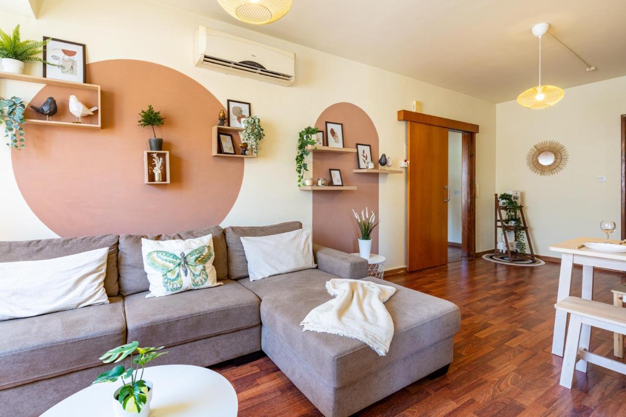 Celine'S 2 Bedrooms Apartment In Larnaca Center Esterno foto