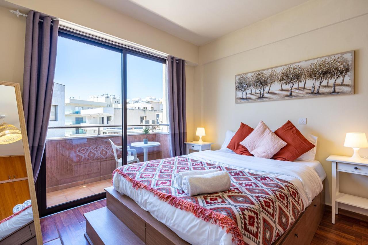 Celine'S 2 Bedrooms Apartment In Larnaca Center Esterno foto