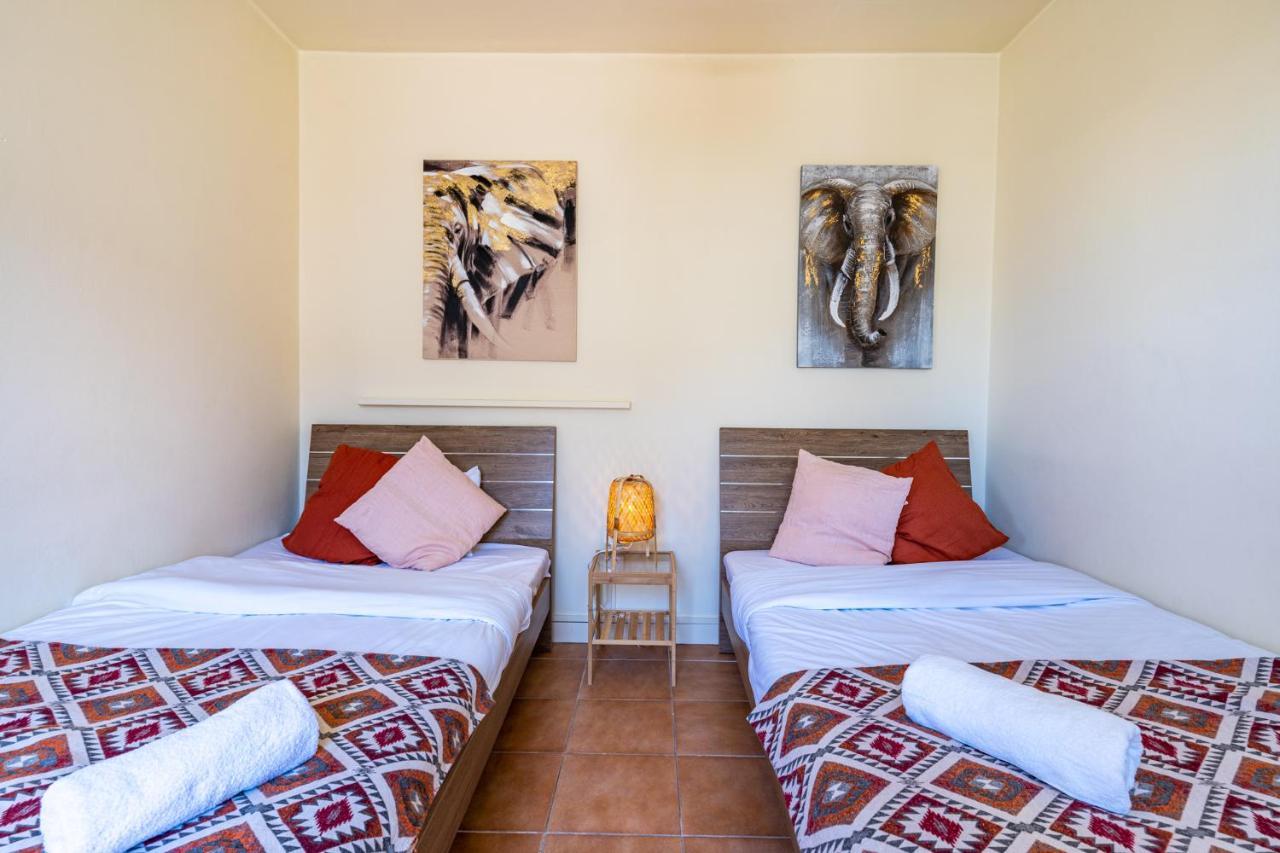 Celine'S 2 Bedrooms Apartment In Larnaca Center Esterno foto