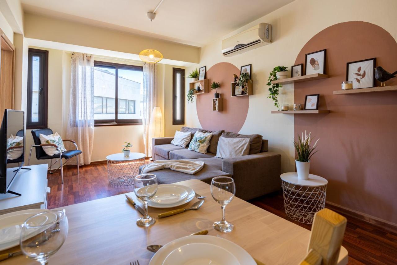 Celine'S 2 Bedrooms Apartment In Larnaca Center Esterno foto