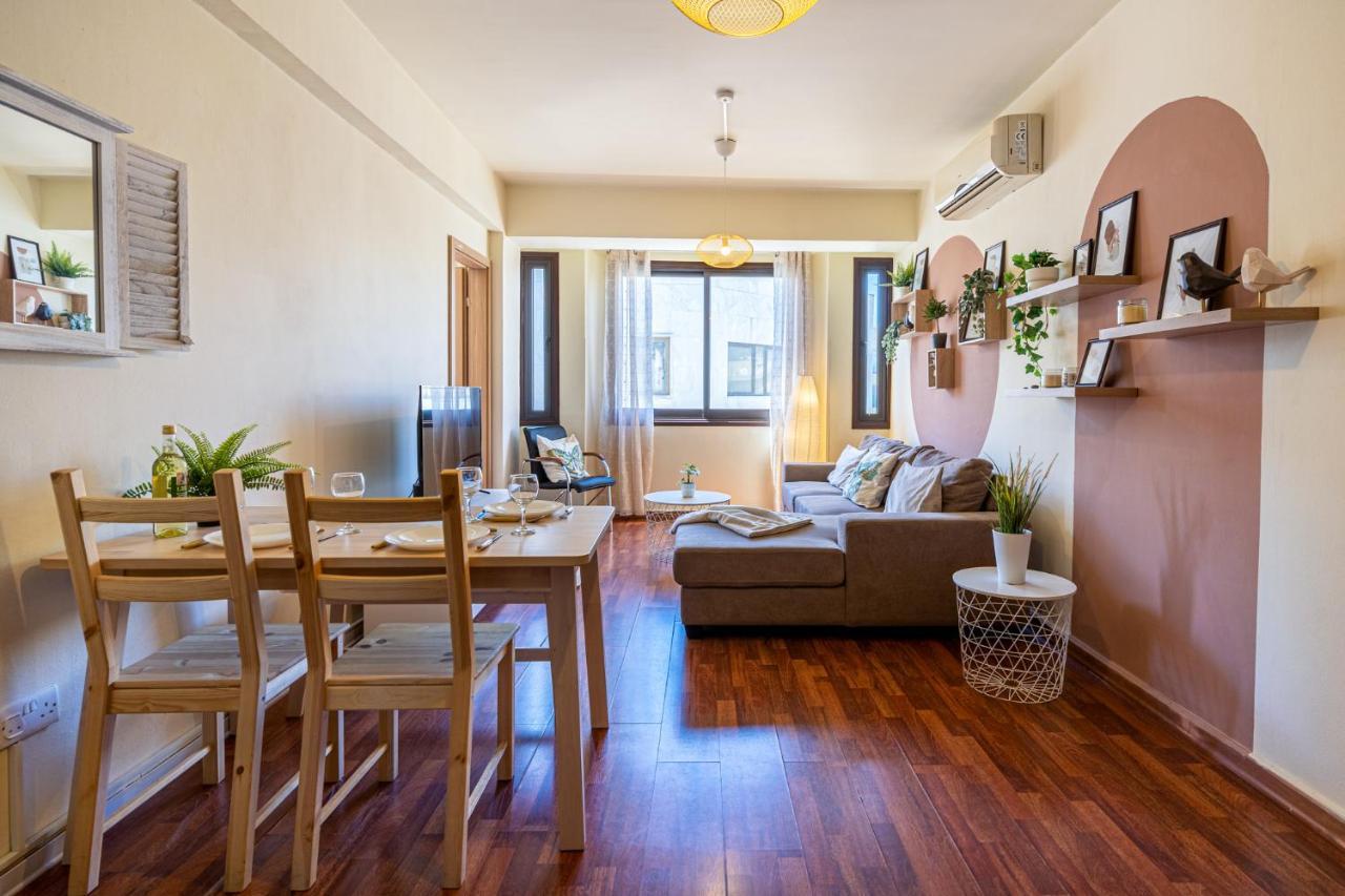 Celine'S 2 Bedrooms Apartment In Larnaca Center Esterno foto