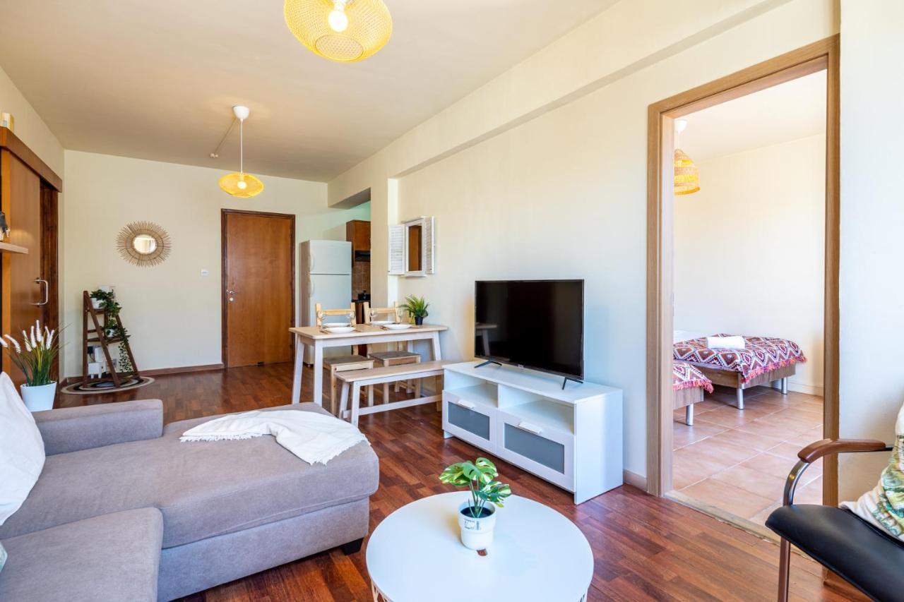 Celine'S 2 Bedrooms Apartment In Larnaca Center Esterno foto